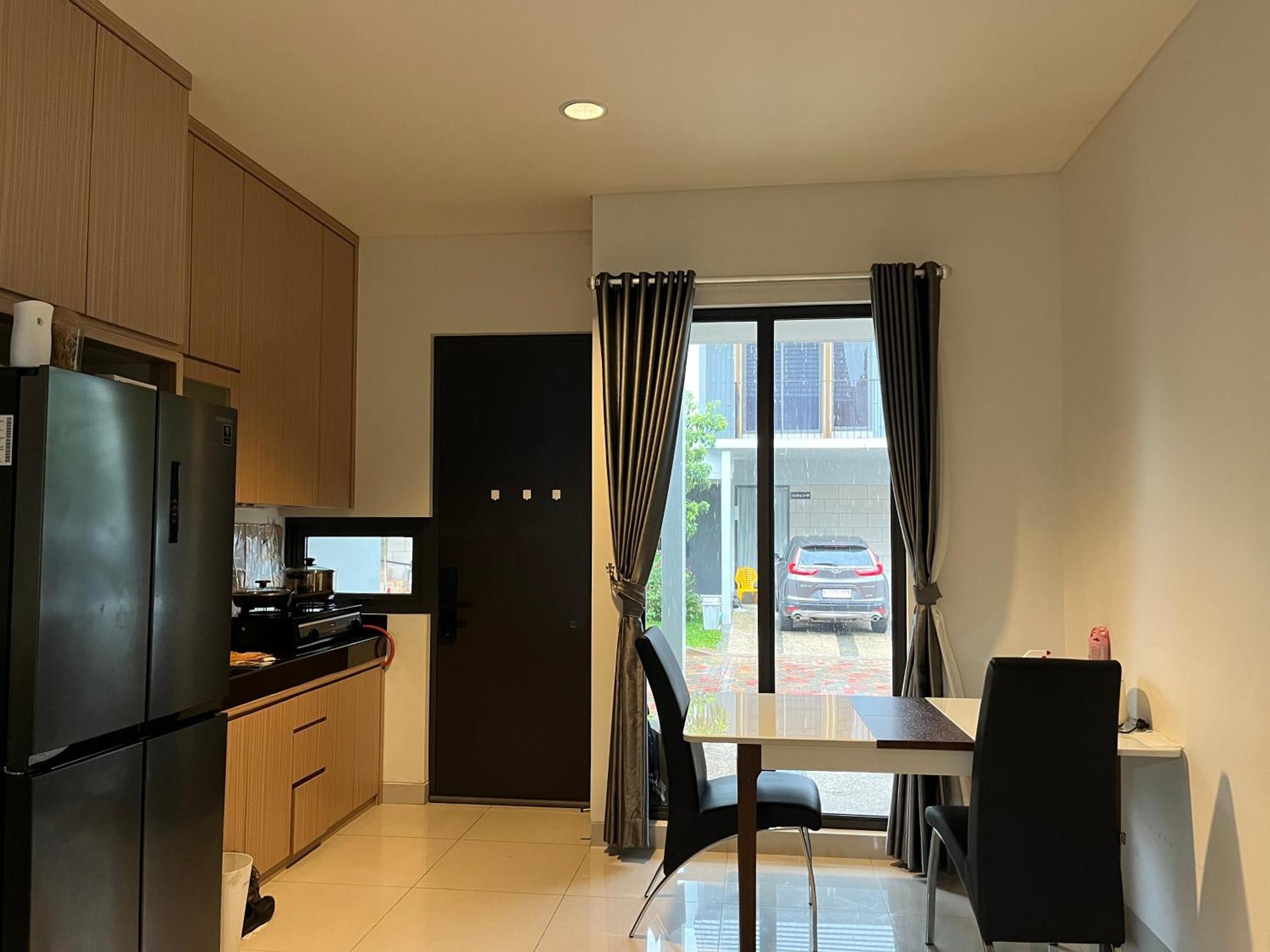 2 Floor Cozy House In Wisteria Jakarta Garden City Экстерьер фото