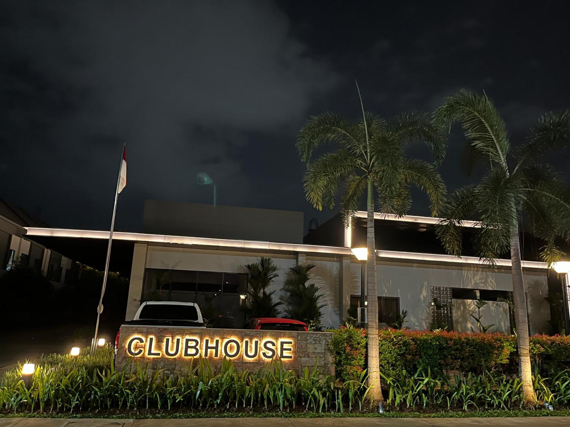 2 Floor Cozy House In Wisteria Jakarta Garden City Экстерьер фото