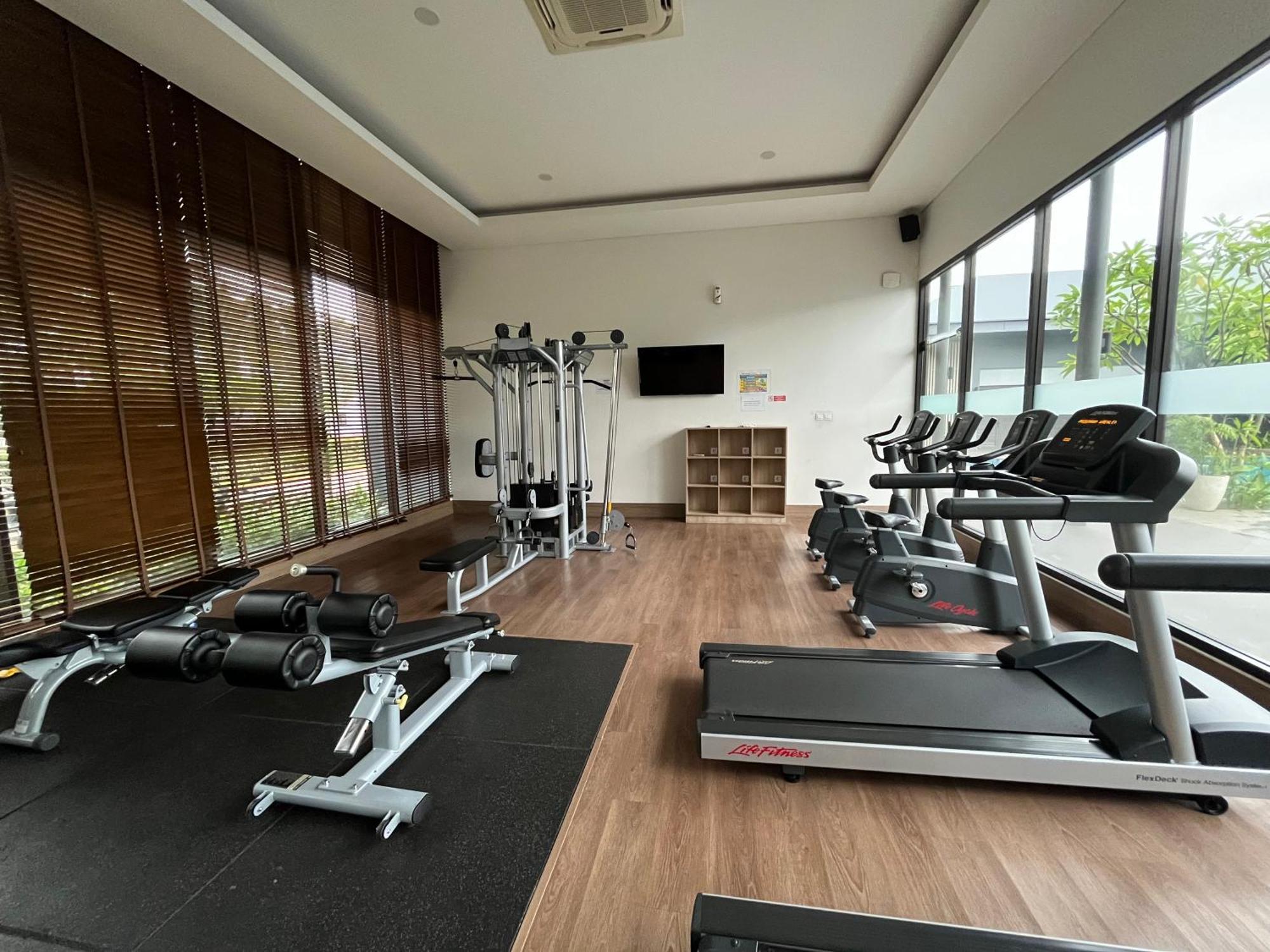 2 Floor Cozy House In Wisteria Jakarta Garden City Экстерьер фото