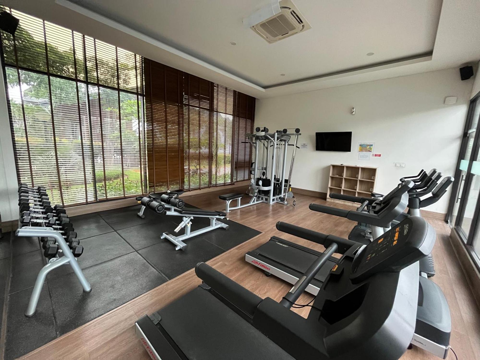 2 Floor Cozy House In Wisteria Jakarta Garden City Экстерьер фото