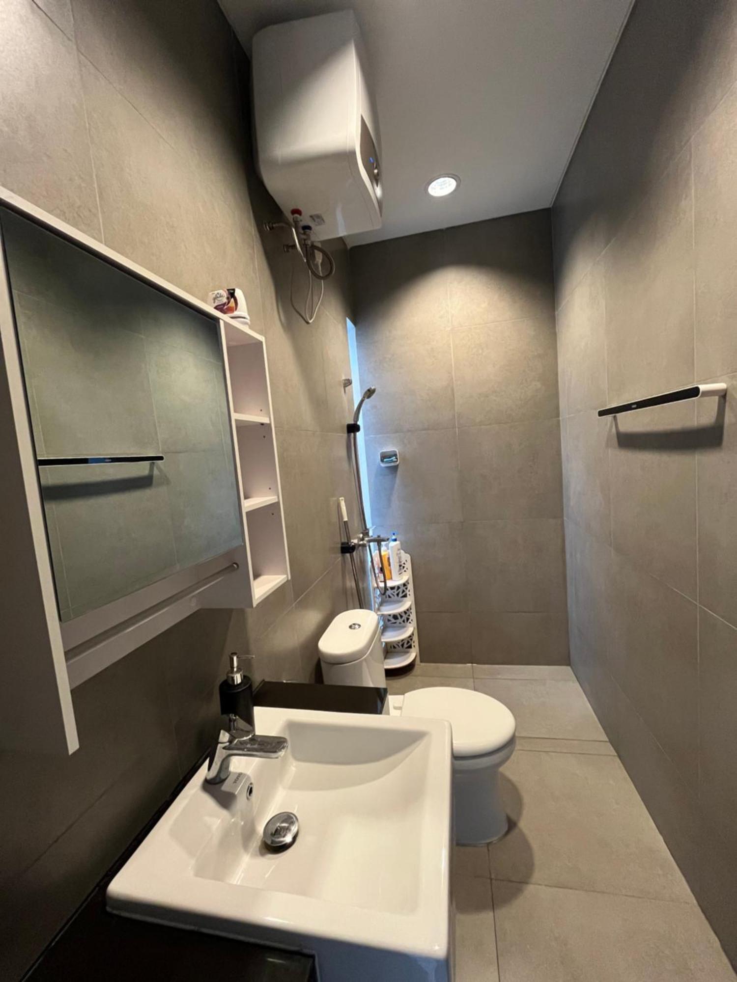 2 Floor Cozy House In Wisteria Jakarta Garden City Экстерьер фото
